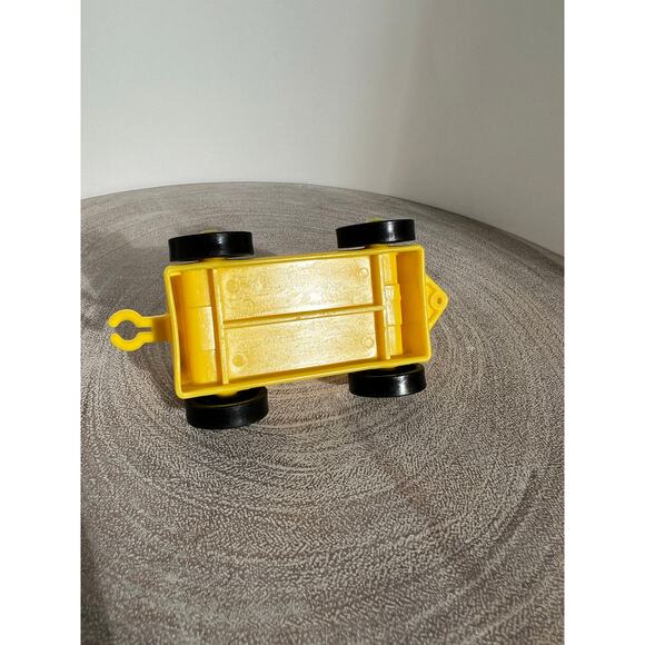 Airport Yellow Tram Baggage Car #996 Vintage Fisher Price Little People 1972 Toy - Picture 6 of 6
